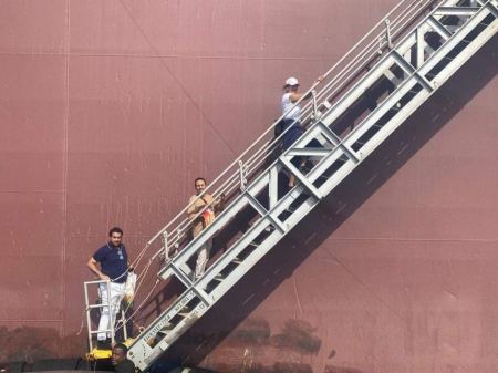  جهود مجموعة فاهم في إنجاح مهمة إيجاد بديل سفينة صافر ووصولها لميناء الحديدة